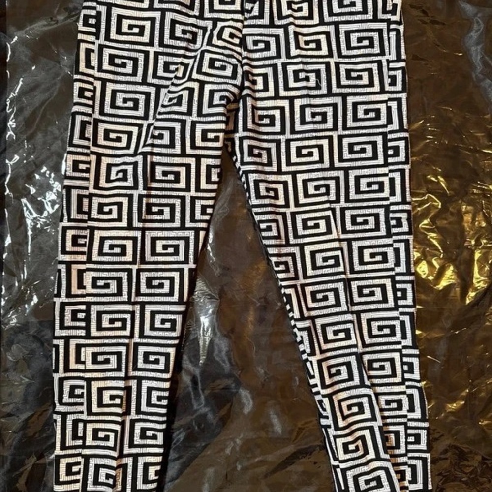 Black & White Geometric Print Leggings
